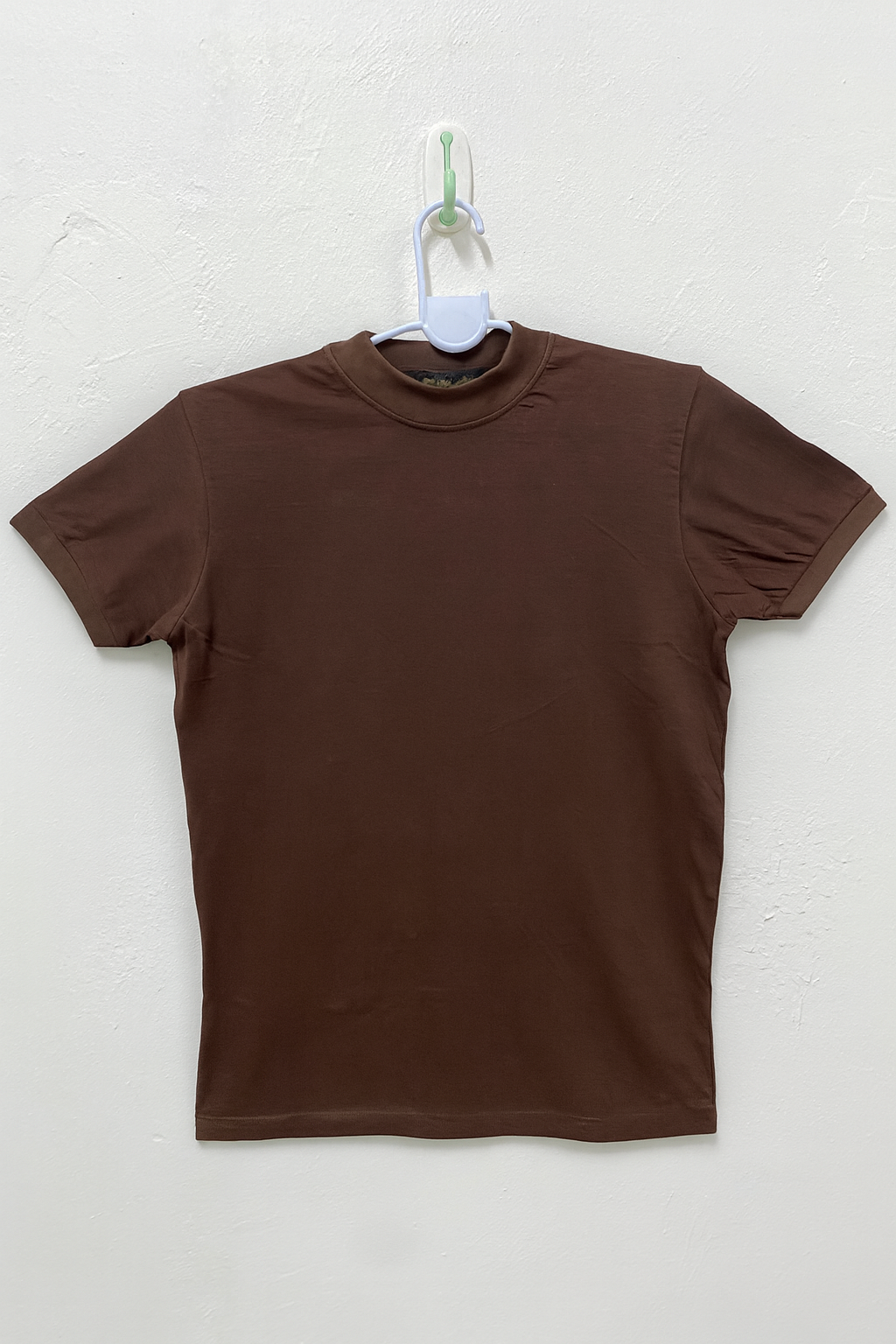 تيشيرت سادة بني غامق